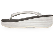 画像をギャラリービューアに読み込む, カレンブロッソ 草履 単品 Lサイズ チャコール 台 博多織 ホワイト 花皿 幾何学 鼻緒 レディース 歩きやすくてオシャレ 愛好者の多い菱屋カフェ草履