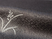 画像をギャラリービューアに読み込む, 帯揚げ帯締めセット 正絹 カジュアル向き 丸組 チャコールグレー霰地紋 鳥に草花おびあげ×薄茶おびじめ レディース