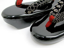 画像をギャラリービューアに読み込む, 草履 ウレタン フリーサイズ 印伝調 黒土台 吹き寄せ 疲れない ウレタン 草履 女性 レディース 和装 和服 着物 ぞうり 履物 日本製 sw