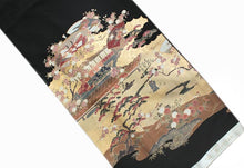 画像をギャラリービューアに読み込む, 【正絹黒留袖 未仕立て 仮絵羽 王朝絵巻柄】礼装 黒留め袖 新品 お誂え 購入 販売 結婚式 既婚 五つ紋 家紋 フォーマル 美しいキモノ掲載柄【hzふこ】