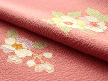 画像をギャラリービューアに読み込む, 【小紋 正絹 反物】着物 反物のみ 丹後ちりめん ピンク地椿柄【送料無料】【hzこわ】