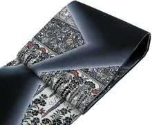 画像をギャラリービューアに読み込む, 袋帯 正絹 ふくろ帯 仕立て付 染め袋帯 おしゃれ 送料無料  黒グレー地笠松枝垂れ藤・撫子と野菜柄〜お太鼓柄【knふに】