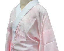 画像をギャラリービューアに読み込む, 【お仕立て上がり 洗える 振袖用長襦袢】ピンク地 フリーサイズ 女性 レディース フォーマル  単品 長じゅばん 半衿付 ポリエステル 成人式 卒業式 謝恩会 結婚式 着物 和装 正装 礼服 振り袖【st】【KZ】