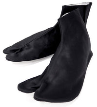 画像をギャラリービューアに読み込む, 黒 足袋 朱子足袋 男性 メンズ 4枚こはぜ 晒裏 25.0cm〜28.0cm 繻子足袋 黒朱子足袋 春 秋 冬 紳士 繻子 日本製 綿100% ネコポス対応可能 着付け小物 和装小物 たび タビ コハゼ