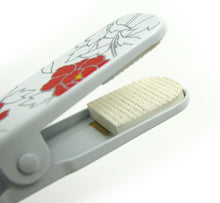 画像をギャラリービューアに読み込む, 着物クリップ 小 4個セット 白 赤 牡丹 クリップ 和装 着物 浴衣 衿止め えりどめ きものクリップ ハンディクリップ 帯結び 仮止め 和装小物 小物 着付小物 着付け 礼装 カジュアル 通年 大人 レディース 女性 日本製