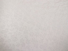 画像をギャラリービューアに読み込む, 東レシルック色無地 着物 反物 薄グレーホワイト オフホワイト色 フルオーダー お仕立て付き 紋意匠 四季の花草 柄地紋 女性 レディース 洗える着物 袷 単衣 きもの 和装 和服 羽織 コート【No.609】