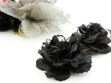 画像をギャラリービューアに読み込む, 【髪飾り コサージュ グレー薔薇にドットリボンと黒薔薇飾り】 帯 花 通販 髪飾り 成人式 和装 着物 女性 大人 ヘアアクセサリー コーム【HA-60】