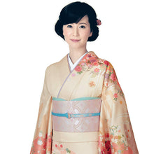 画像をギャラリービューアに読み込む, 洗える着物 訪問着 セット 18点フルセット 薄オレンジ地 雪輪に御所車柄 フリー サイズ アッシュエル HL 訪問着 袋帯 長襦袢 草履 バッグ 着付け小物一式 白足袋 和装 和服 レディース 着物 セット フォ