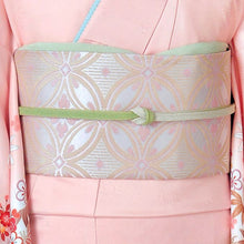 画像をギャラリービューアに読み込む, 訪問着 セット 購入 淡ピンク地 宝尽くし松竹梅 5点セット フリー サイズ 仕立て上がり 洗える着物 訪問着 袋帯 長襦袢 正絹帯揚げ 正絹帯締め セット ポリエステル アッシュエル HL 和装 和服 着物セット 洗える訪問着 販売