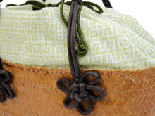 画像をギャラリービューアに読み込む, かごバッグ レディース 夏 バッグ 浴衣 巾着 かご 送料無料 白×薄緑 襷格子柄 女性 バック カゴ バッグ 籠 きんちゃく ゆかた 浴衣バッグ 手提げ あす楽 adオト【yukata_d19】