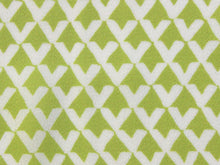 画像をギャラリービューアに読み込む, 長襦袢 洗える レディース M L サイズ 黄緑地ウロコ柄 半衿つき 日本製 洗える長襦袢 半襟付 女性 長じゅばん カジュアル 小紋 紬 着物 和服 和装 着付け小物 下着 一部式 春 秋 冬