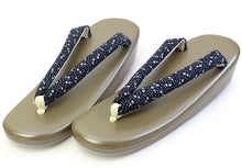 画像をギャラリービューアに読み込む, 草履 茶ベージュ土台濃紺なす柄鼻緒 粋で上品な雰囲気 フリーサイズ かかと低 日本製 wgチフ