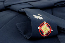 画像をギャラリービューアに読み込む, 袴 卒業式 女性 刺繍入り 七宝に桜柄 レディース はかま単品 仕立て上がり 新品 袴 販売 S M L LL サイズ 5色展開 洗える ポリ 着物 和装 女性 ktおと PP 送料無料