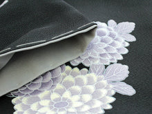 画像をギャラリービューアに読み込む, 正絹着物 仕立上り 黒地に万寿菊柄 フリーサイズ 単品 女性 プレタ 袷 小紋《クニ》