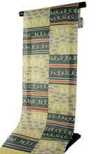 画像をギャラリービューアに読み込む, 本麻夏の名古屋帯 クリームイエロー地横段幾何学柄 仕立て付 涼しげな夏着物に合わせる透け感のあるなごや帯 京友禅 送料無料 《urフラ》