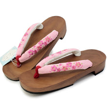 画像をギャラリービューアに読み込む, 下駄 レディース 浴衣 ゲタ フリーサイズ 塗り台ピンク地桜刺繍鼻緒 右近タイプ 痛くない 歩きやすい かかと低め tkフチ【yukata_d19】