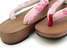 画像をギャラリービューアに読み込む, 下駄 レディース 浴衣 ゲタ フリーサイズ 塗り台ピンク地桜刺繍鼻緒 右近タイプ 痛くない 歩きやすい かかと低め tkフチ【yukata_d19】