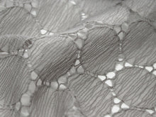 画像をギャラリービューアに読み込む, レース 羽織 仕立て上がり フリー サイズ ベージュグレー色レースドット繋ぎ 長羽織 花粉やホコリのちりよけとしても 着物 女性 レディース 和装 和服 春 夏 秋 に kbふち