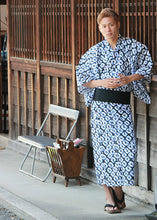 画像をギャラリービューアに読み込む, 浴衣 メンズ 単品 M L LLサイズ 紺地絞り模様 仕立上がり大人男性ゆかた 新作 ブランド 室町物語 変わり織 2022 送料無料 KZ ktおと あす楽