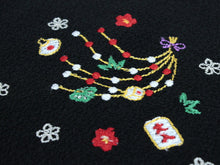 画像をギャラリービューアに読み込む, 半衿 刺繍 レディース 単品 あす楽 黒 正月 餅花 梅 柳 紅白 柄 半襟 ポリエステル 洗える 半えり 女性 和装小物 カジュアル 着物 おしゃれ 日本製 DM便 ラミエール kbくに