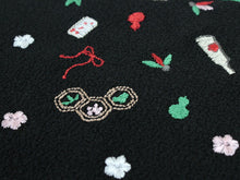 画像をギャラリービューアに読み込む, 半衿 刺繍 レディース 単品 あす楽 黒 正月 梅 松 竹 柄 半襟 ポリエステル 洗える 半えり 女性 和装小物 カジュアル 着物 おしゃれ 日本製 DM便 ラミエール kbくに