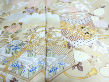 画像をギャラリービューアに読み込む, 訪問着 正絹 未仕立て ベージュ 花 貝桶 単品 仕立て付き ガード加工 足袋 プレゼント 新品 色 販売 購入 礼装 既婚 旅館 料亭 女将 仕事 パーティー 送料無料