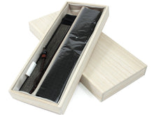 画像をギャラリービューアに読み込む, 扇子 男性用 袋付き セット 黒地 ブラウン 翠嵐 無地 檜垣 チャーム付き 綿 竹 木箱入り メンズ 父の日 プレゼント ギフト おしゃれ 紳士 男性 せんす 扇子袋 セット 和装小物 夏 3237S KZ