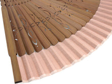 画像をギャラリービューアに読み込む, 扇子 女性用 袋付き セット ピンク地 ゴールド シルバー 無地 綿 絹 竹 シェリール 紙箱入り レディース プレゼント ギフト おしゃれ 普段使いに 婦人用 女性 レディース せんす シルク 扇子袋 セット 和装小物 夏 セール対象外 7026S KZ 母の日 ギフト