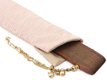 画像をギャラリービューアに読み込む, 扇子 女性用 袋付き セット ピンク地 ゴールド シルバー 無地 綿 絹 竹 シェリール 紙箱入り レディース プレゼント ギフト おしゃれ 普段使いに 婦人用 女性 レディース せんす シルク 扇子袋 セット 和装小物 夏 セール対象外 7026S KZ 母の日 ギフト