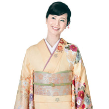 画像をギャラリービューアに読み込む, 訪問着 セット 購入 薄オレンジ地 雲取り吉祥花 18点フルセット フリー サイズ 仕立て上がり 洗える着物 訪問着 袋帯 長襦袢 草履 バッグ 着付け小物一式 白足袋 セット 初心者 和装 和服 着物セット 洗え