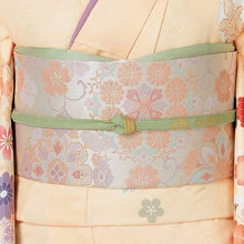 画像をギャラリービューアに読み込む, 訪問着 セット 購入 薄オレンジ地 雲取り吉祥花 18点フルセット フリー サイズ 仕立て上がり 洗える着物 訪問着 袋帯 長襦袢 草履 バッグ 着付け小物一式 白足袋 セット 初心者 和装 和服 着物セット 洗え