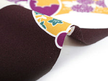 画像をギャラリービューアに読み込む, 洗える着物 セット レディース セミオーダー 反物 小紋 名古屋帯 帯揚げ 帯締め 4点 袷 単衣 着物 セット SS S M L LL フリー サイズ 茶 花 七宝 きもの 矢絣 梅 九寸 証紙 佐々木染織 永楽屋 コラボ レトロ アンティークデザイン 古典 和装 和服 送料無料 セール対象外