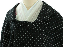 画像をギャラリービューアに読み込む, 着物 コート ケープ ポンチョ 冬 女性 レディース 着物コート 和装コート あったか 日本製 起毛 へちま衿 黒 ドット 防寒