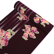 画像をギャラリービューアに読み込む, 着物 洗える着物 反物 レディース セミオーダー 仕立て付 XS S M L XL サイズ 袷 単衣 エンジ 紫 ストライプ 縞 椿 みすゞうた 金子みすゞ 呉服 和装 和服 女性 小紋 送料無料 きもの 羽織 コート KZ ktふく
