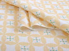 画像をギャラリービューアに読み込む, 正絹 小紋 反物 丹後ちりめん フルオーダー 仕立て付き 湯のし付き 着物 和装 和服 薄ベージュ 黄 七宝 花菱 着尺 単品 袷 単衣 女性 レディース 送料無料 hbオフ