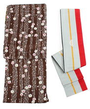 画像をギャラリービューアに読み込む, 洗える着物 コーディネートセット 袷 半幅帯 Lサイズ 2点セット 小紋 レディース 女性 茶色 枝梅 柄 着物 グレー 赤 黒 縞 リバーシブル 帯 半幅帯 プレタ 和装 和服 きものセット 送料無料 ニク