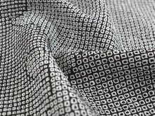 画像をギャラリービューアに読み込む, 正絹 小紋 単品 反物 浜ちりめん フルオーダー 仕立て付き 着物 和装 和服 着物 黒 鹿の子 雪輪 女性 レディース 送料無料 hb