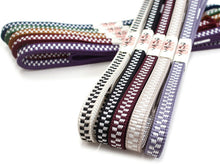 画像をギャラリービューアに読み込む, 三分紐 帯締め お洒落 単品 正絹 幾何学 格子 10色 赤 紺 紫 からし 緑 白 黒 カジュアル 通年 3分紐 帯〆 組紐 和装小物 日本製 ネコポス便発送可能 KZ wgくわ