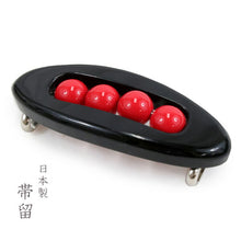 画像をギャラリービューアに読み込む, 帯留め 単品 黒 オーバル 赤 ビーズ おしゃれ パーツ 小紋 カジュアル 普段着用 三分紐を通すタイプ 和装小物 帯留 帯どめ 着物 和服 和装 箱入り 帯飾り KZ wgわと