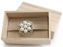 画像をギャラリービューアに読み込む, 帯留め 単品 シルバー 花 パール おしゃれ パーツ 小紋 カジュアル 普段着用 三分紐を通すタイプ 和装小物 帯留 帯どめ 着物 和服 和装 箱入り 帯飾り KZ wgわと