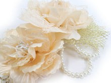 画像をギャラリービューアに読み込む, 髪飾り 成人式 卒業式 結婚式 袴 振袖 シャンパンベージュ 薔薇 パール コーム 和装 和服 着物 浴衣 髪留め コサージュ ヘアアクセサリー ウラ
