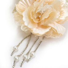 画像をギャラリービューアに読み込む, 髪飾り 成人式 卒業式 結婚式 袴 振袖 シャンパンベージュ 薔薇 パール コーム 和装 和服 着物 浴衣 髪留め コサージュ ヘアアクセサリー ウラ