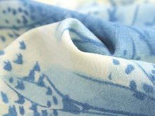 画像をギャラリービューアに読み込む, 洗える着物 セミオーダー付き 反物 単品 みすゞうた 青 こだまでしょうか 大輪花 大人可愛い 柄 レディース 女性 小紋 和装 和服 XS S M L XL サイズ 広幅 クイーンサイズ 袷 単衣 羽織 コート 送料無料 kt