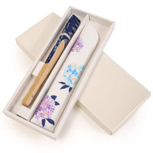 画像をギャラリービューアに読み込む, 扇子 女性用 袋付き セット 紺 あじさい 綿 コットン 箱入り レディース 母の日 プレゼント ギフト おしゃれ 普段使いに 婦人用 女性 レディース せんす 扇子袋 和装小物 夏