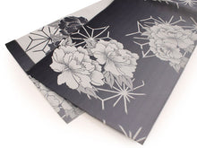 画像をギャラリービューアに読み込む, 洗える着物 単衣 4点セット フリーサイズ サーモンピンク 菱 菊 唐草 小紋 黒地 名古屋帯 帯あげ 帯〆 古典柄 上品 レディース 女性 きもの 和装 和服 送料無料 あす楽 初夏 初秋