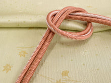 画像をギャラリービューアに読み込む, 洗える着物 単衣 4点セット フリーサイズ サーモンピンク 菱 菊 唐草 小紋 黒地 名古屋帯 帯あげ 帯〆 古典柄 上品 レディース 女性 きもの 和装 和服 送料無料 あす楽 初夏 初秋