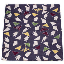 画像をギャラリービューアに読み込む, 風呂敷 ふろしき 二四巾 濃いグレー 藍墨茶地 鶴 折り紙 89cm 綿 日本製 かわいい おしゃれ 和 コットン ギフト プレゼント お弁当箱 エコ オールシーズン 和柄 和風 ネコポス発送可能 あす楽
