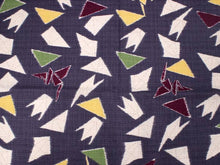 画像をギャラリービューアに読み込む, 風呂敷 ふろしき 二四巾 濃いグレー 藍墨茶地 鶴 折り紙 89cm 綿 日本製 かわいい おしゃれ 和 コットン ギフト プレゼント お弁当箱 エコ オールシーズン 和柄 和風 ネコポス発送可能 あす楽