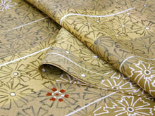 画像をギャラリービューアに読み込む, 洗える着物 東レ シルック 小紋 反物 単品 フルオーダー 仕立て付 袷 単衣 からし色地 氷割れ地紋に撫子・雨縞柄 レディース 女性 和装 和服 きもの おしゃれ 上品 TORAY sillook ポリエステル 送料無料