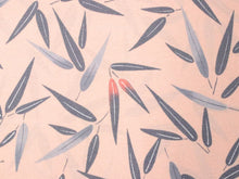 画像をギャラリービューアに読み込む, 洗える着物 東レ シルック 小紋 反物 単品 フルオーダー 仕立て付 袷 単衣 薄桃地 氷割れ地紋に笹尽くし柄 レディース 女性 和装 和服 きもの おしゃれ 上品 TORAY sillook ポリエステル 送料無料